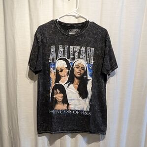 B5 Aaliyah Band T-shirt Size Small